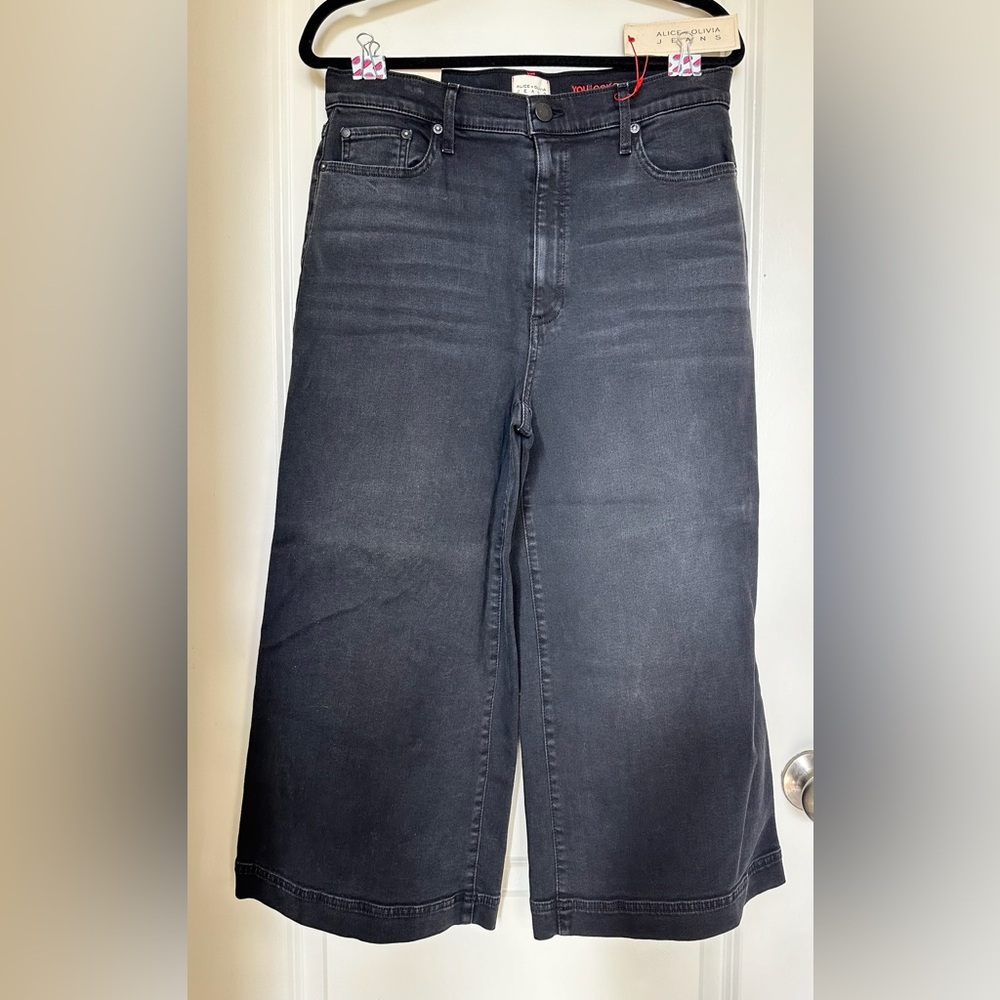 Alice & Olivia Wide Leg Jeans 31